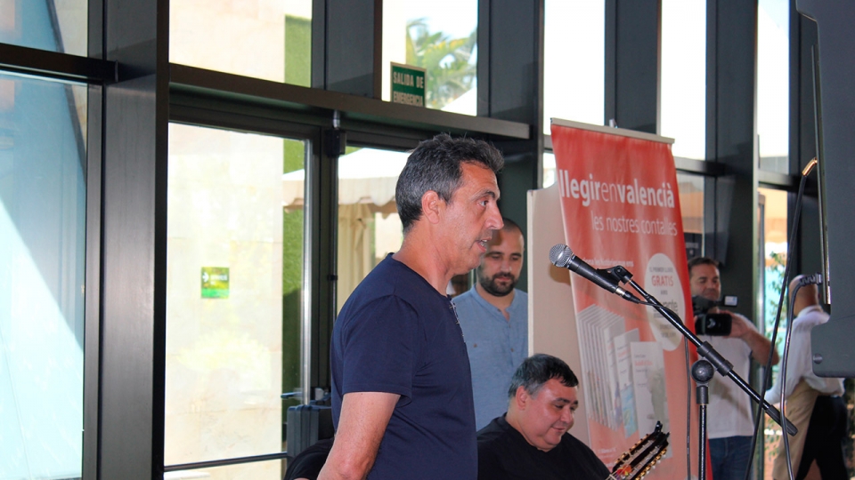 Presentació de «Llegir en valencià, les nostres contalles»
